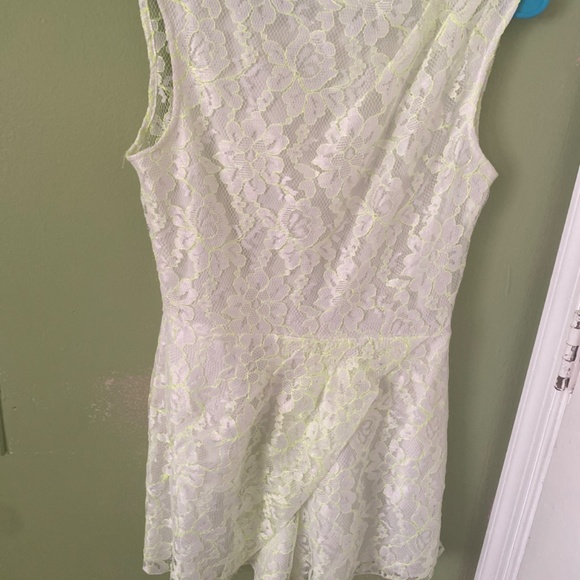 Clothes, shoes - Picture 2 of 2